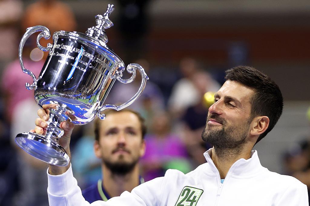 九游娱乐-费德勒在塞尔维亚队比赛中反败为胜,锐不可当引发热议!上演精彩一战