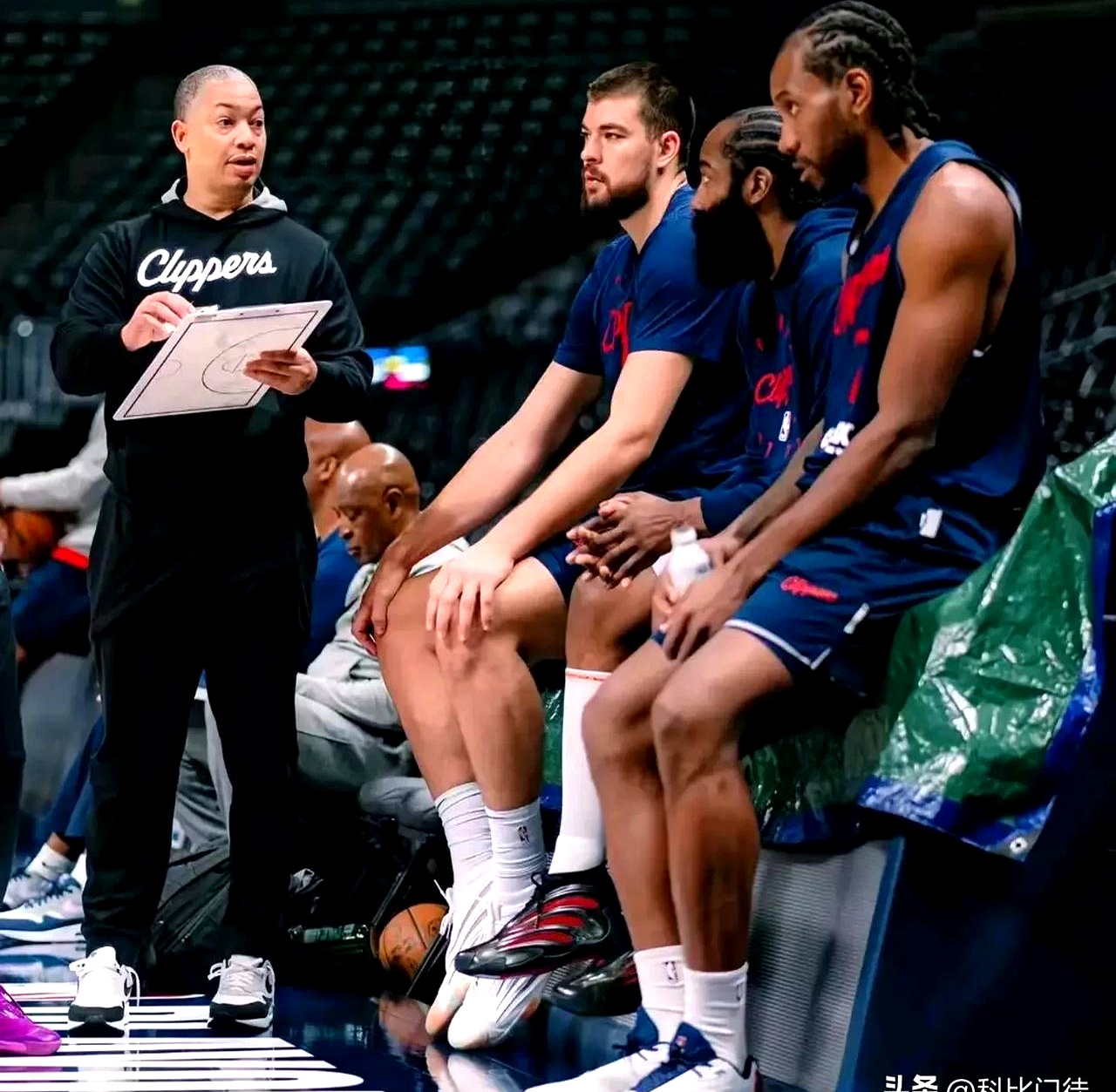 九游体育官网-关于NBA季后赛加时末段走向成谜,底特律活塞迎来里程碑,媒体盛赞,年轻球员得到机会的信息